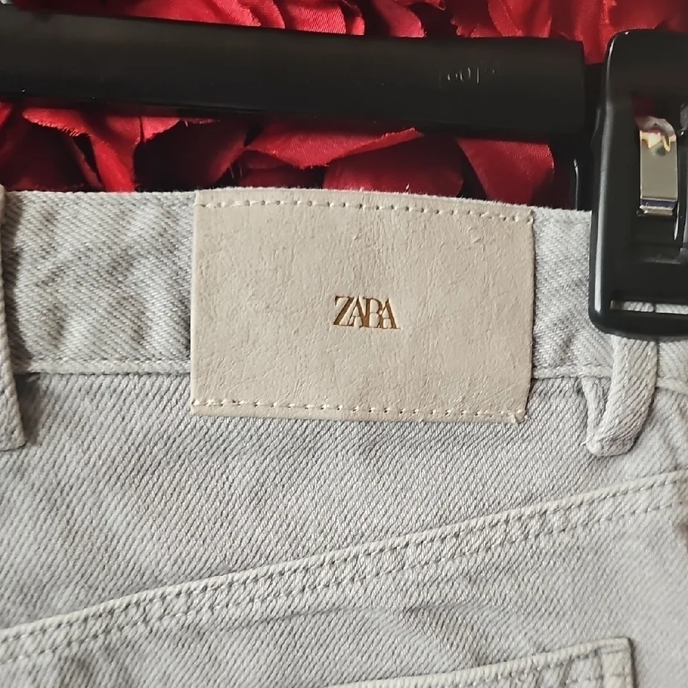 Zara NWT Girls Stylish Gray Denim Shorts With Studded Pockets Size 8